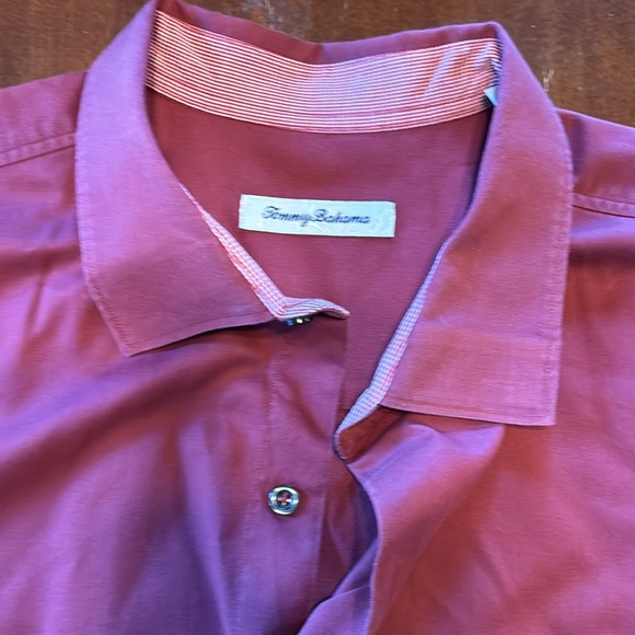 Tommy Bahama XL button down shirt.  Red with sleeves details - Picture 2 of 9